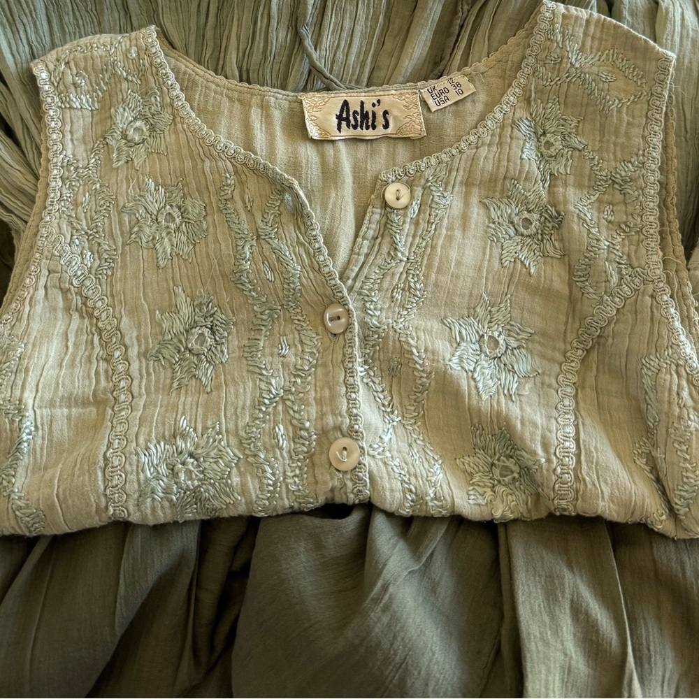 Ashi’s Sleeveless Olive-Green Batik Maxi Dress - Picture 6 of 8